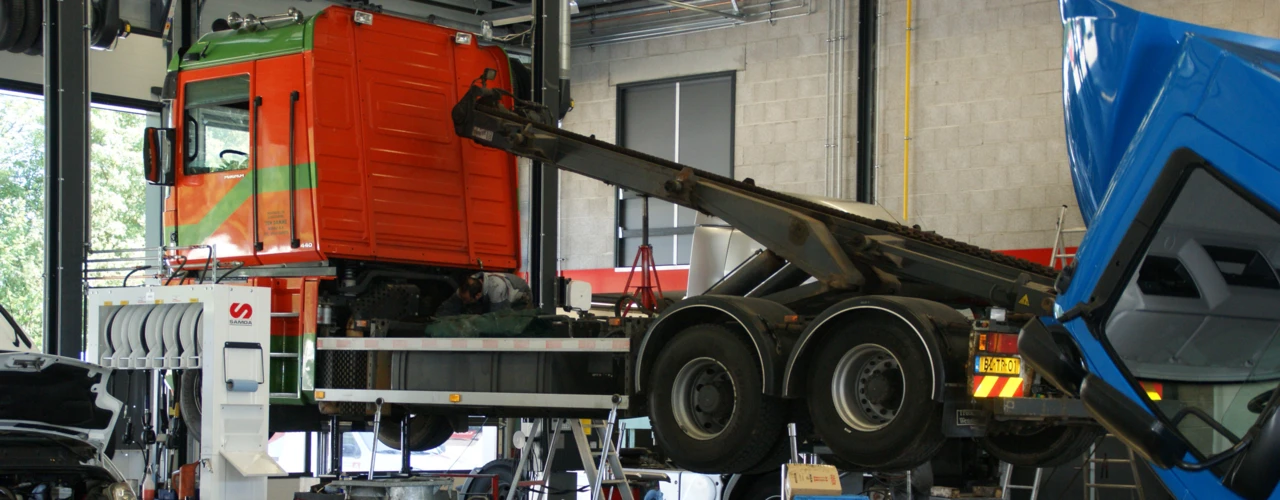 Truck en trailerservice 2560